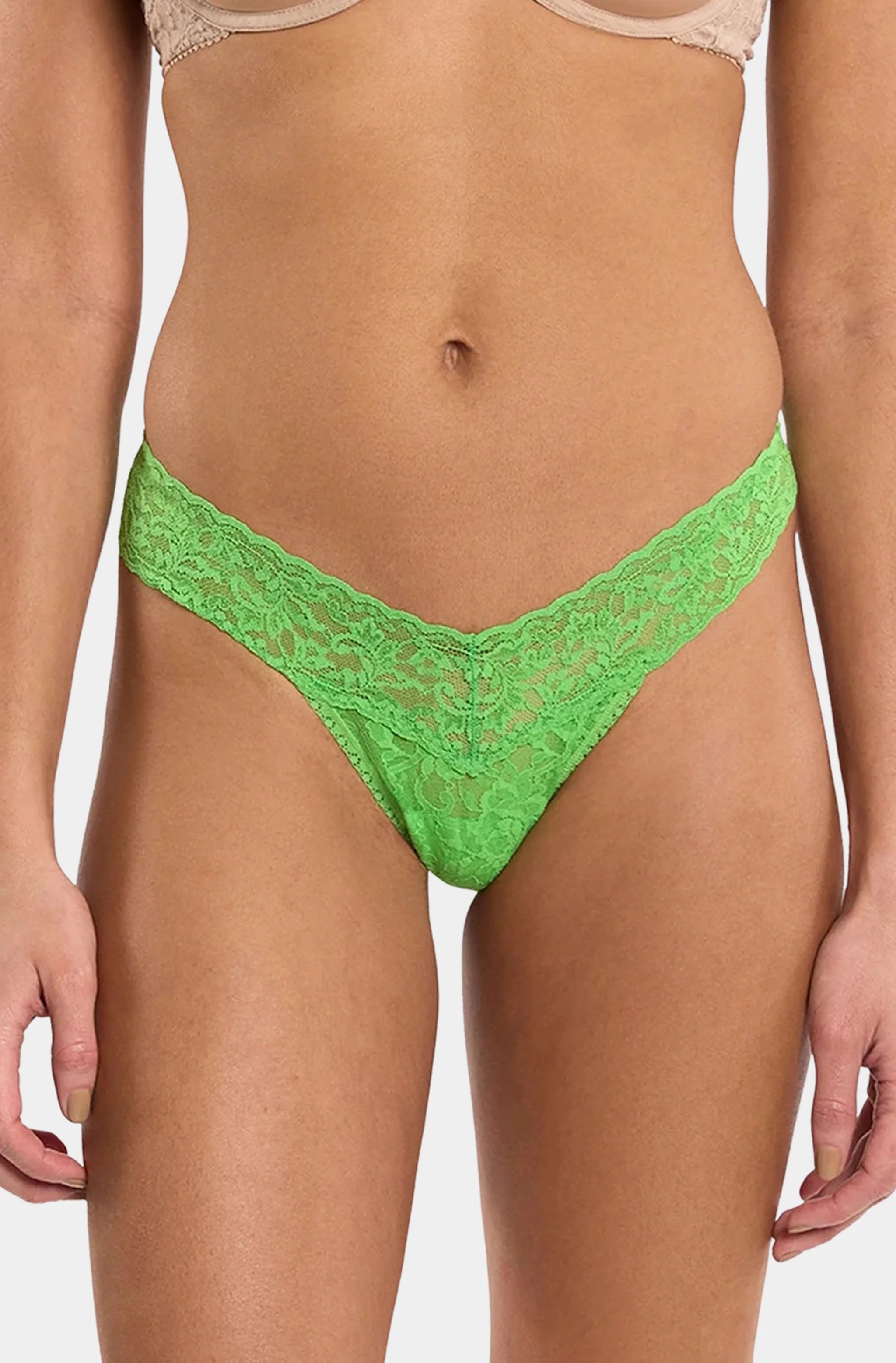 Signature Lace Low Rise Thong
