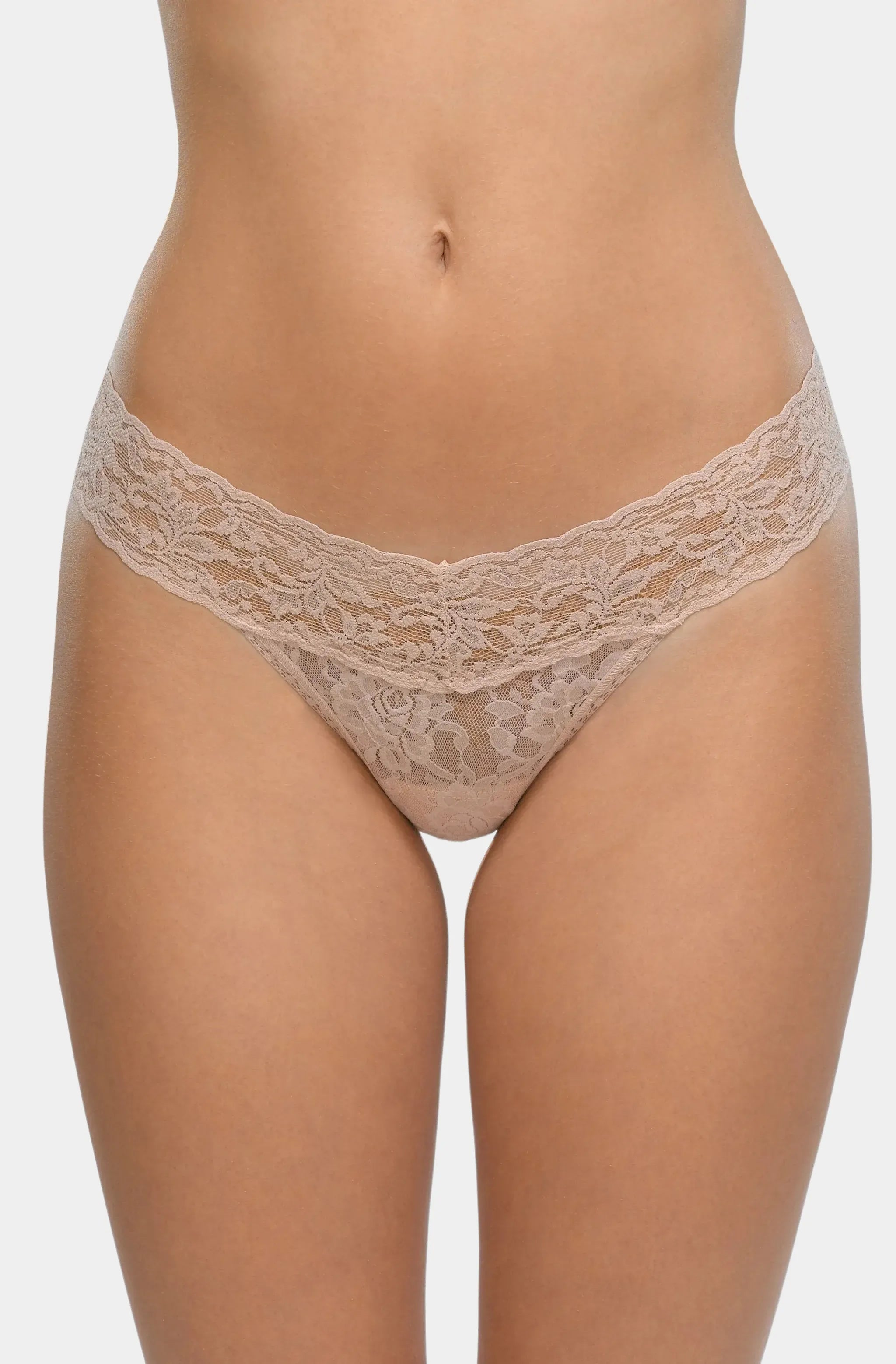 Signature Lace Low Rise Thong