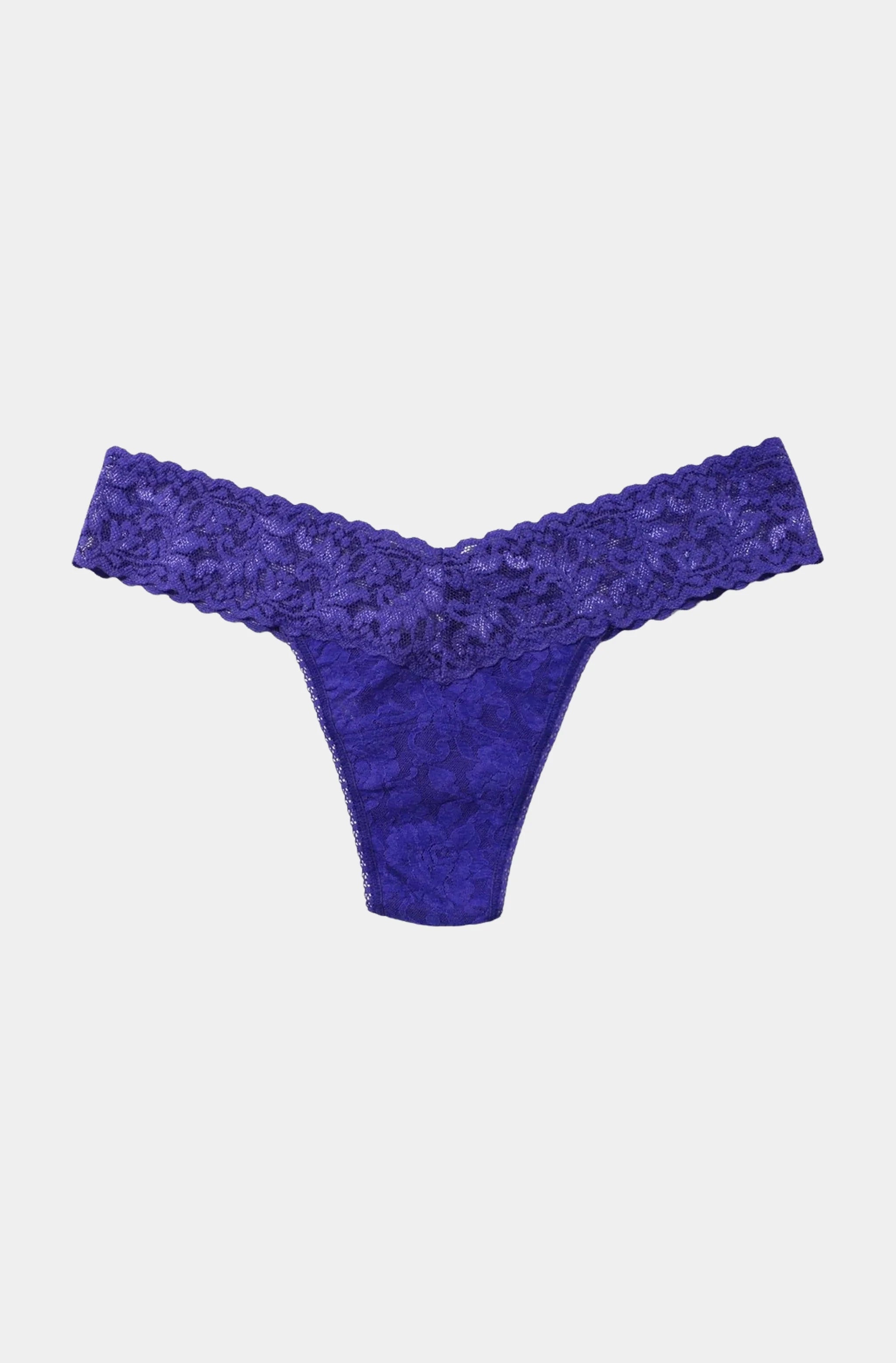 Signature Lace Low Rise Thong