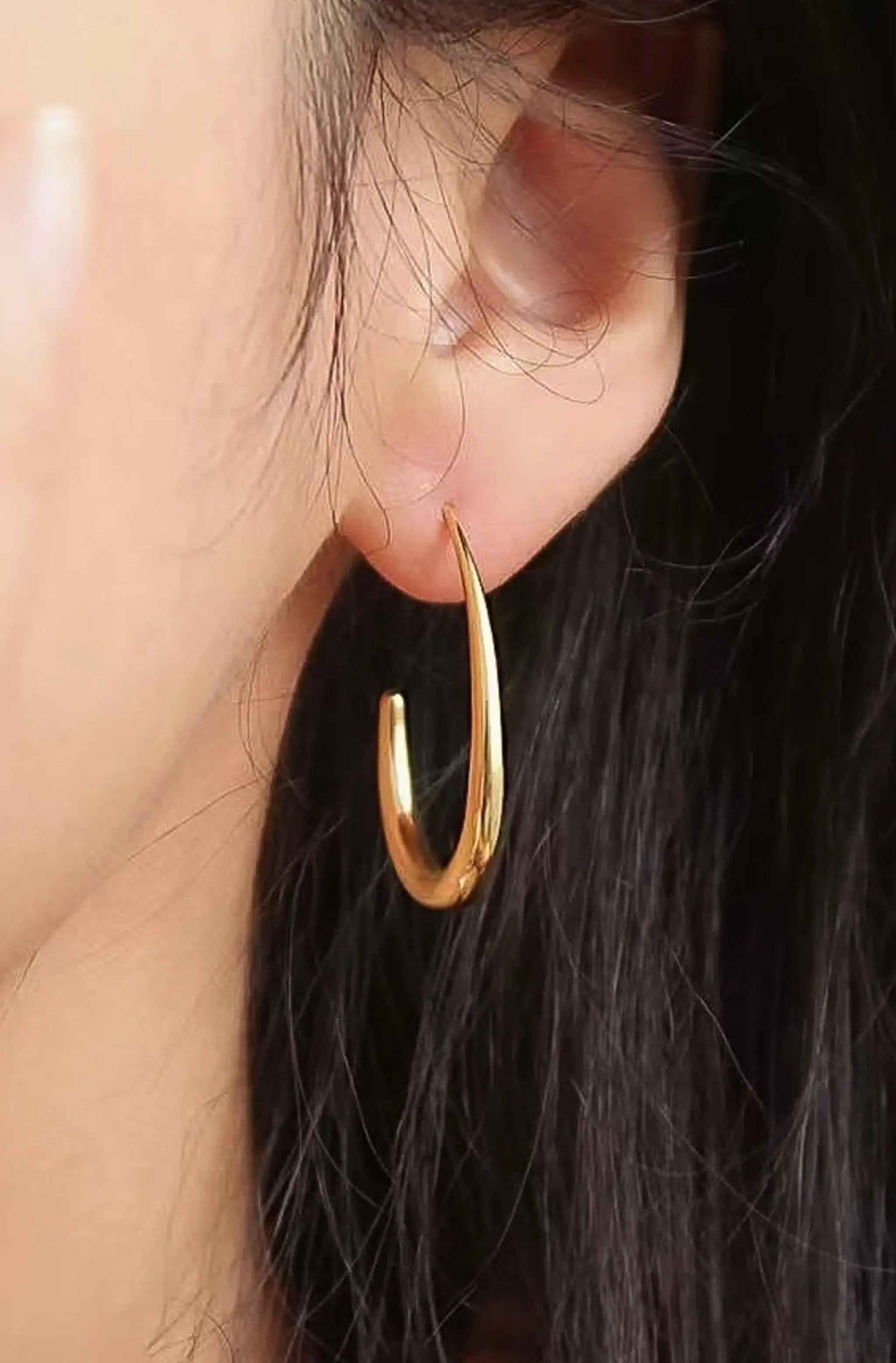 Cyril Minimalist Open Hoop Earrings