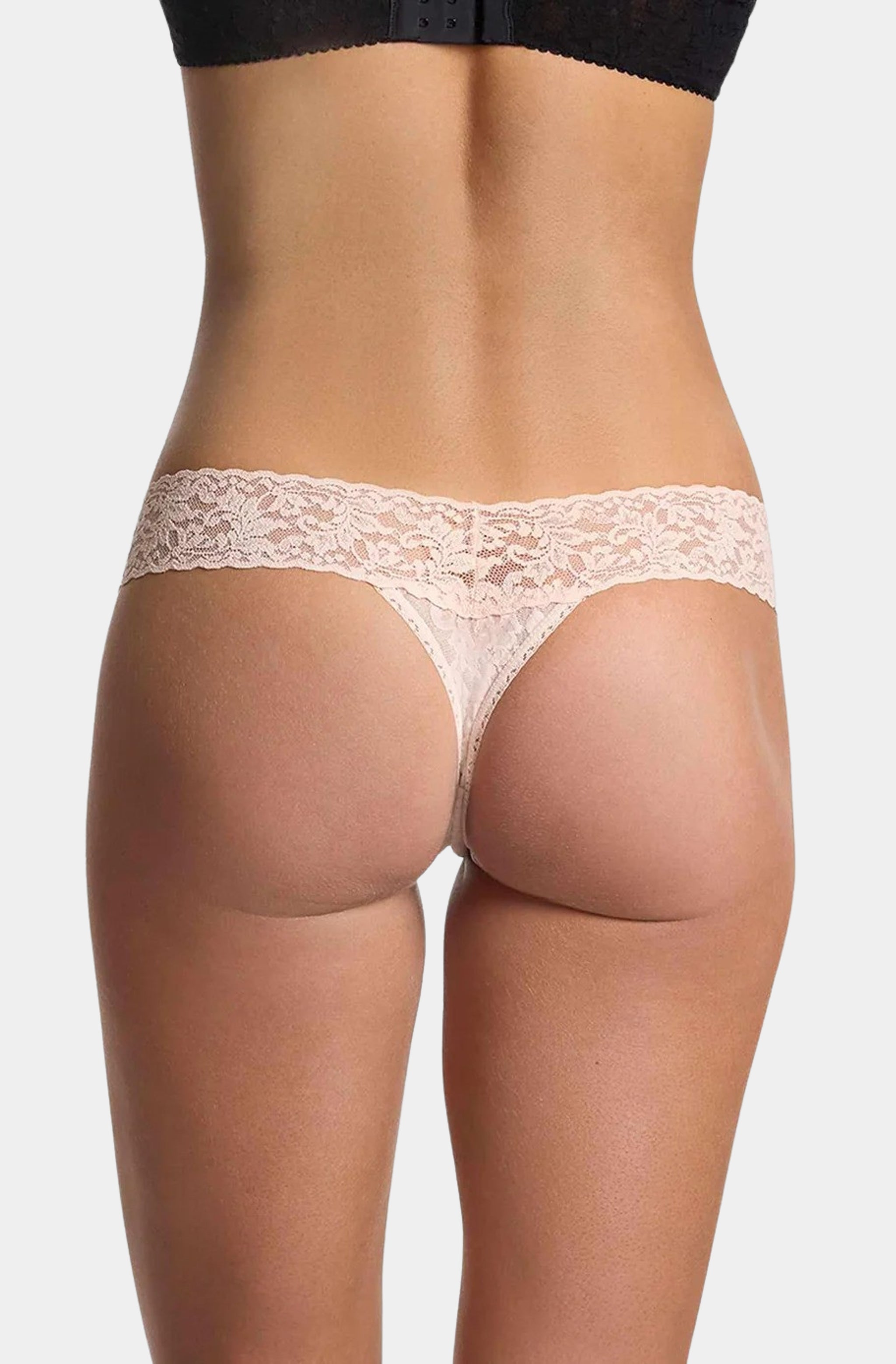 Signature Lace Low Rise Thong