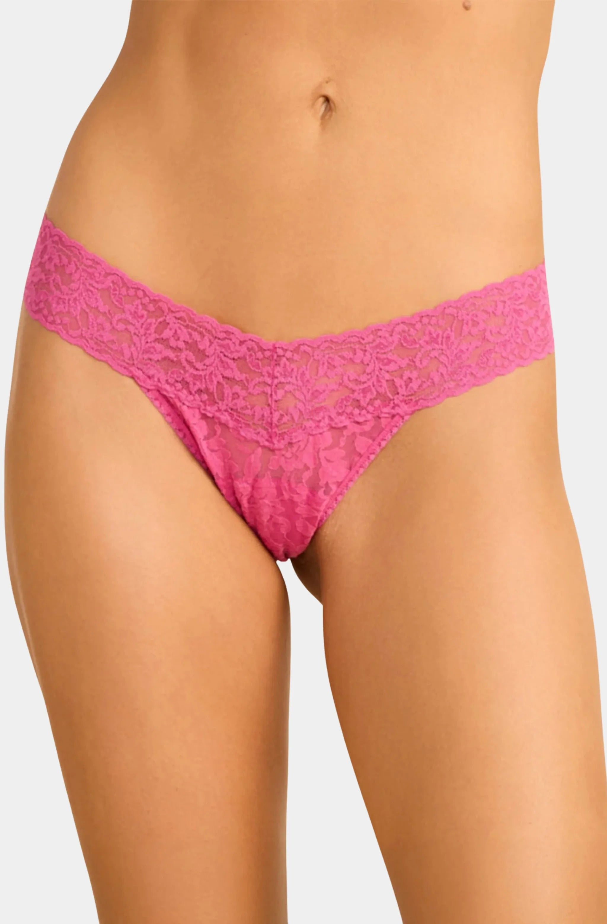 Signature Lace Low Rise Thong